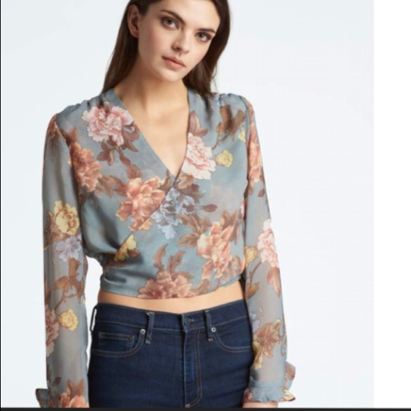 Tops - Gray floral wrap top
